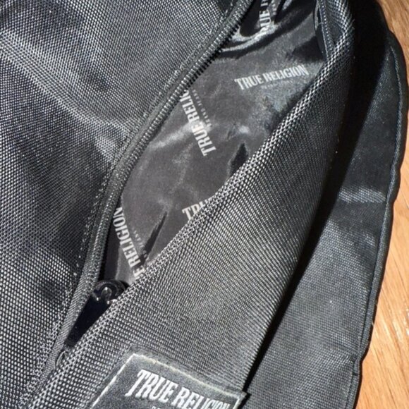 True Religion Unisex Black Crossbody Messenger Bag Black - Picture 3 of 5